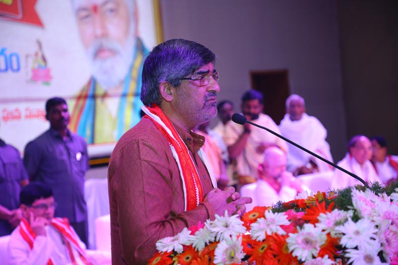 Sri Mulugu Ramalingeshwara Varaprasad Siddhanti was honoured with Jyotishyasastra Vignana Visharadha at Tummalapalli Kalakshetram, Vijayawada (189)